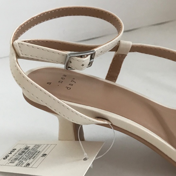 A NEW DAY Irena Strappy Heeled Sandals Low Heels Cream Women’s Size 6.5 - Picture 7 of 16
